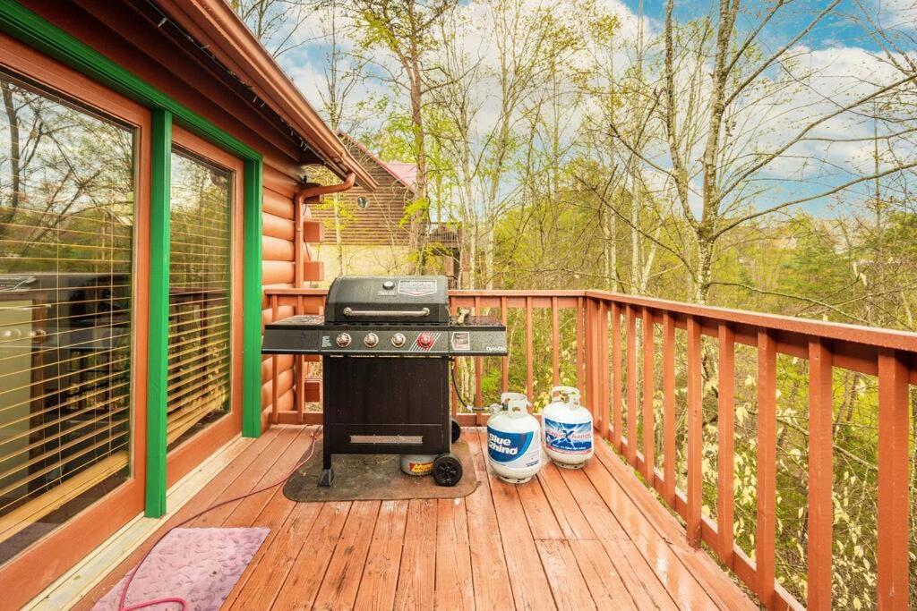 Four Private Suites - Hot Tub - Arcade - Fast Wi-Fi - One Minute To Parkway Fun Пиджен Фордж Екстериор снимка