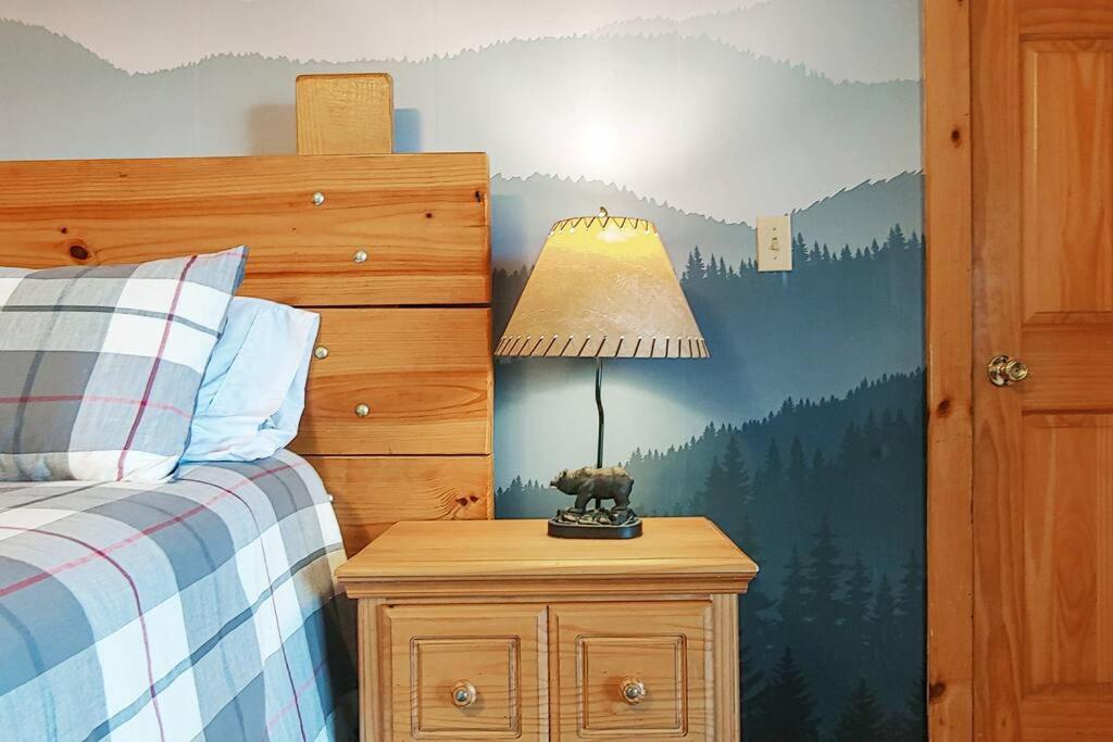 Four Private Suites - Hot Tub - Arcade - Fast Wi-Fi - One Minute To Parkway Fun Пиджен Фордж Екстериор снимка
