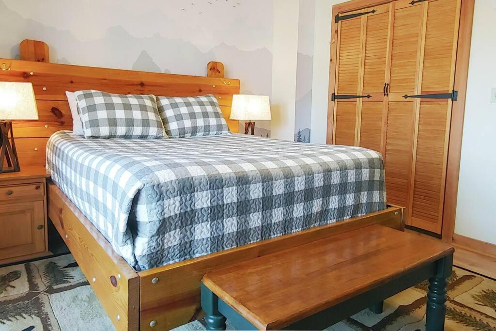 Four Private Suites - Hot Tub - Arcade - Fast Wi-Fi - One Minute To Parkway Fun Пиджен Фордж Екстериор снимка