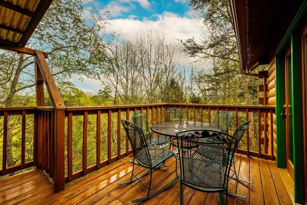 Four Private Suites - Hot Tub - Arcade - Fast Wi-Fi - One Minute To Parkway Fun Пиджен Фордж Екстериор снимка